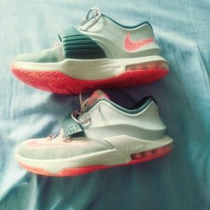 Womens nike kd size 4.5y